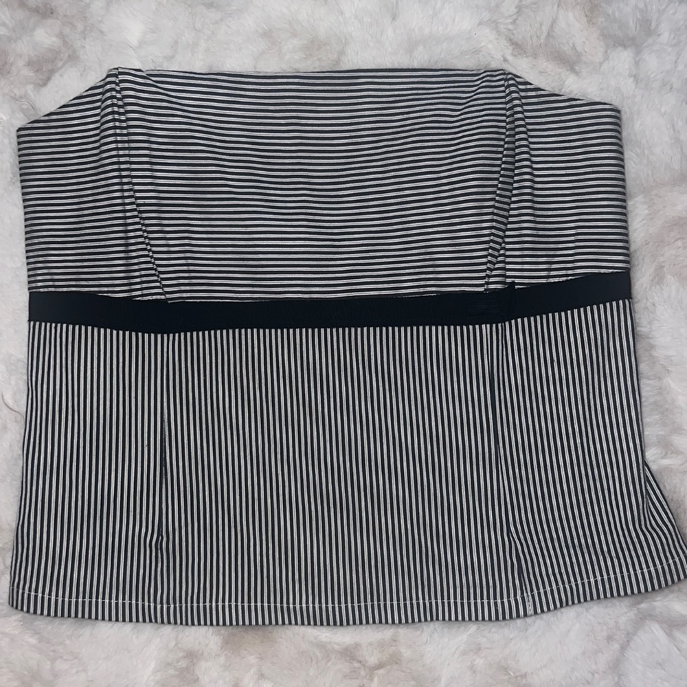 🤍White House 🖤 Black Market Off Shoulder Zip-Up Stripped Corset